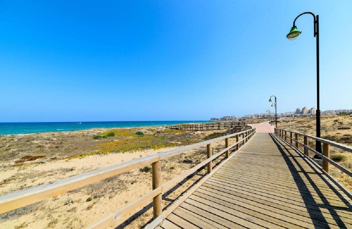 Apartment With Pool, Sea Views & Balcony Less Than 10Min Walk To La Mata Beach! Torrevieja Eksteriør bilde